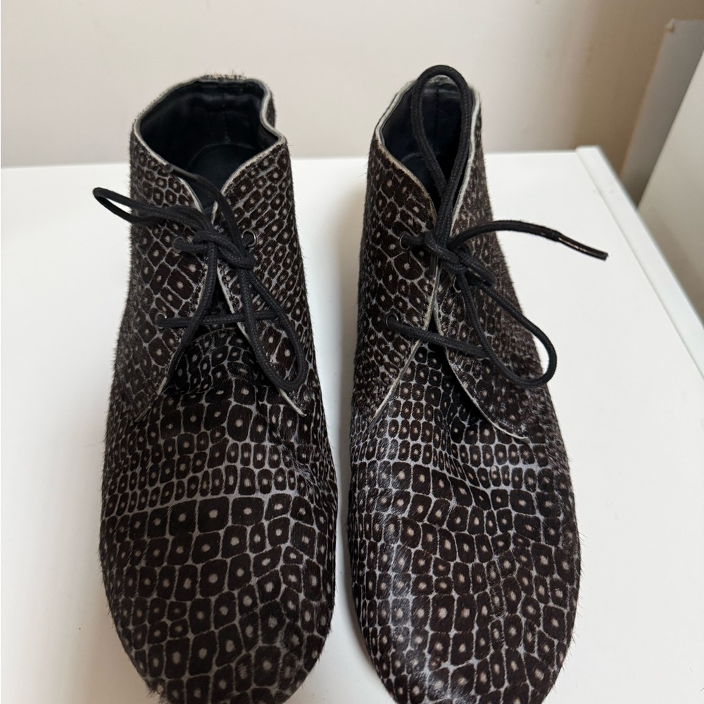 Maruti Lace up Women's Shoes